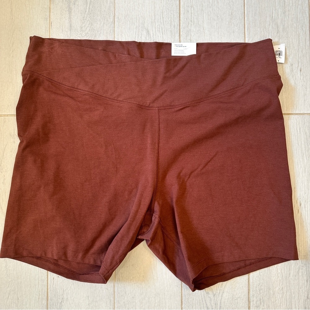 Old Navy Extra High Rise PowerChill Biker Shorts 8-inch inseam
